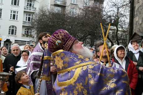 Освящение мозаики архиепископом Феофаном