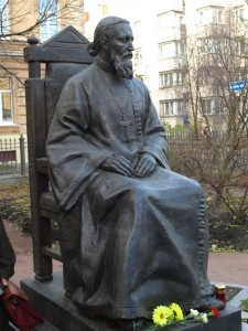 Памятник св. прав. Иоанну Кронштадтскому в Кронштадте